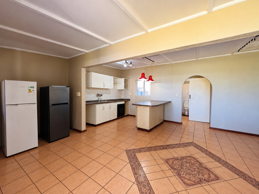 To Let 4 Bedroom Property for Rent in Harbour Island Western Cape